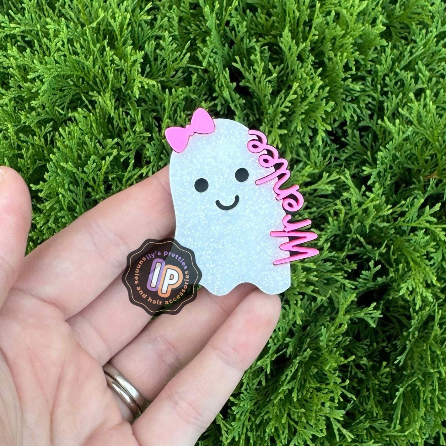 ghostie with a bow